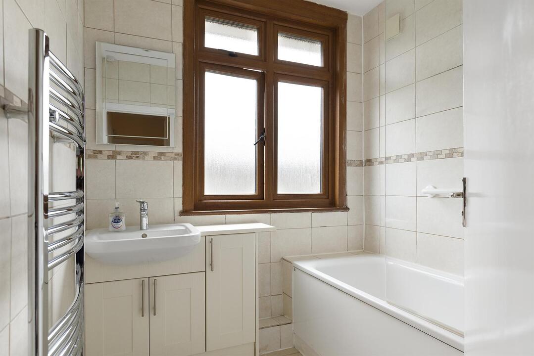 3 bed end of terrace house for sale in Croft Gardens, Ealing 10