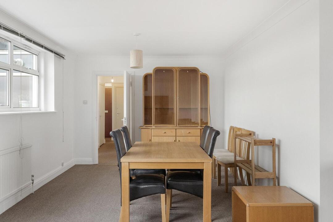 2 bed apartment for sale in The Grange, Ealing  - Property Image 14