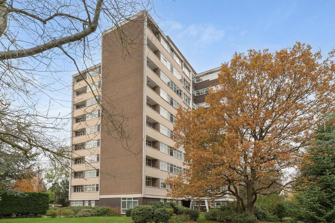 2 bed apartment for sale in The Grange, Ealing  - Property Image 20