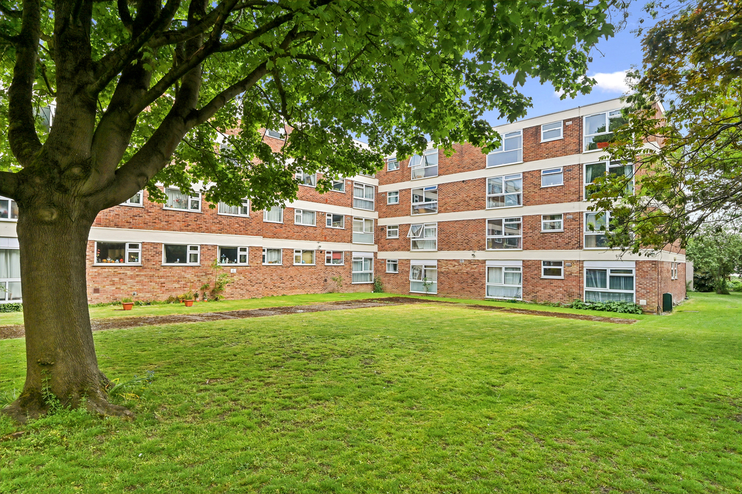 2 bed apartment to rent in Gordon Road, Ealing  - Property Image 10