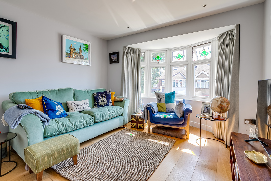 2 bed apartment for sale in Burnham Way, Ealing  - Property Image 3