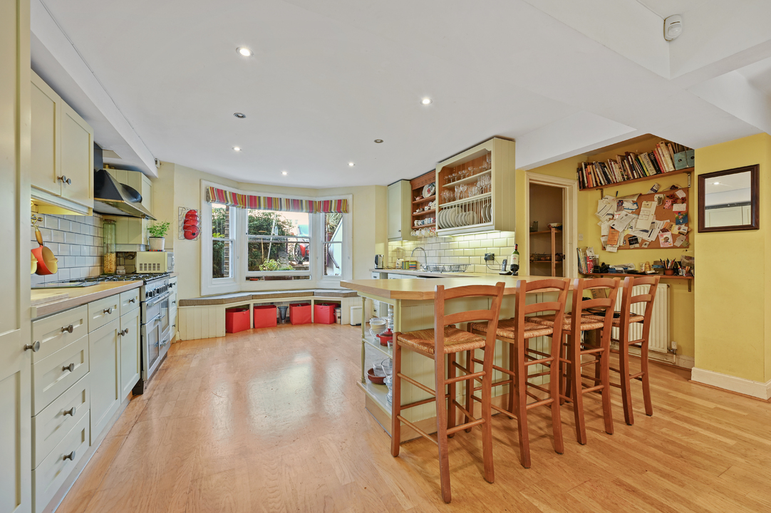 5 bed terraced house for sale in Ealing, London  - Property Image 1