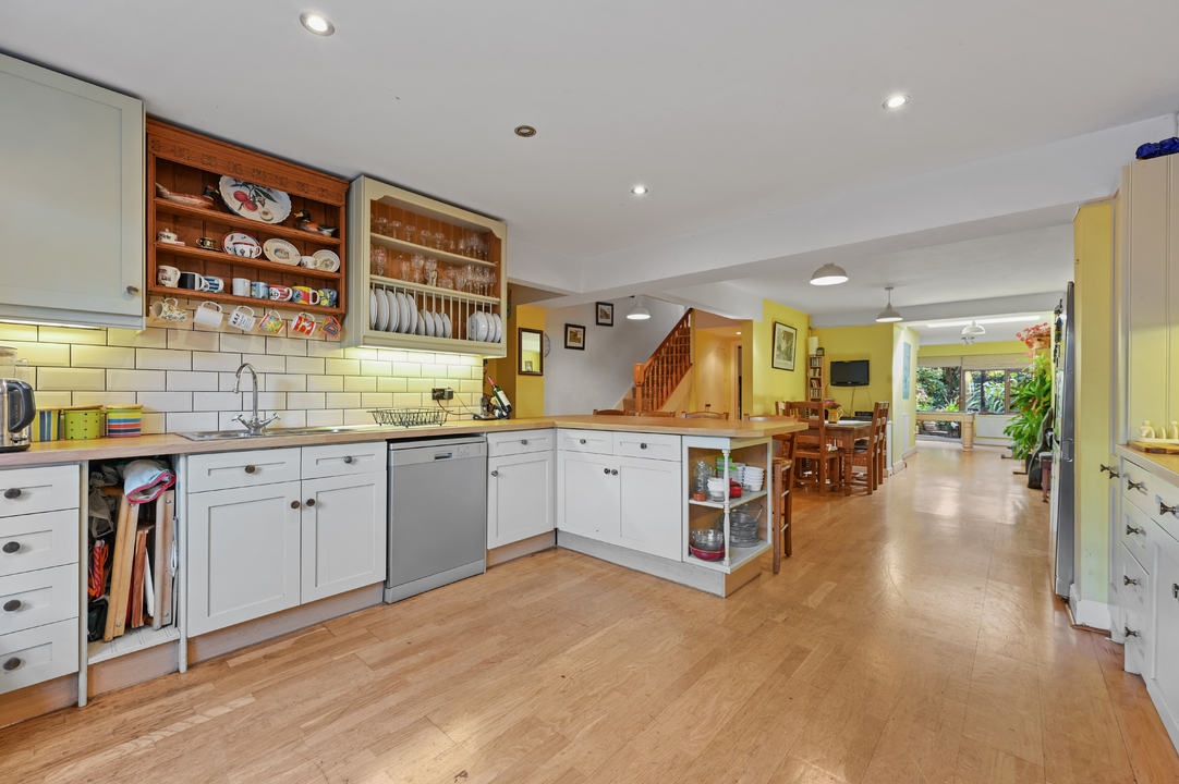 5 bed terraced house for sale in Ealing, London  - Property Image 5