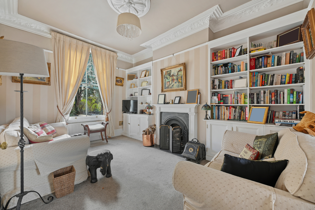 5 bed terraced house for sale in Ealing, London  - Property Image 3