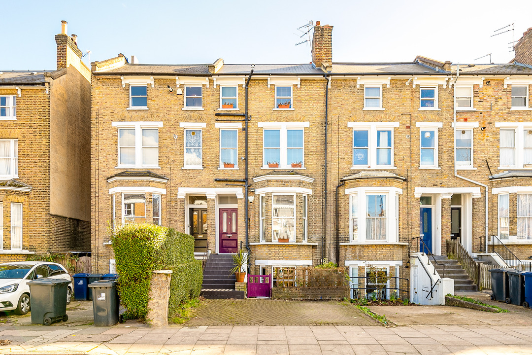5 bed terraced house for sale in Ealing, London  - Property Image 1