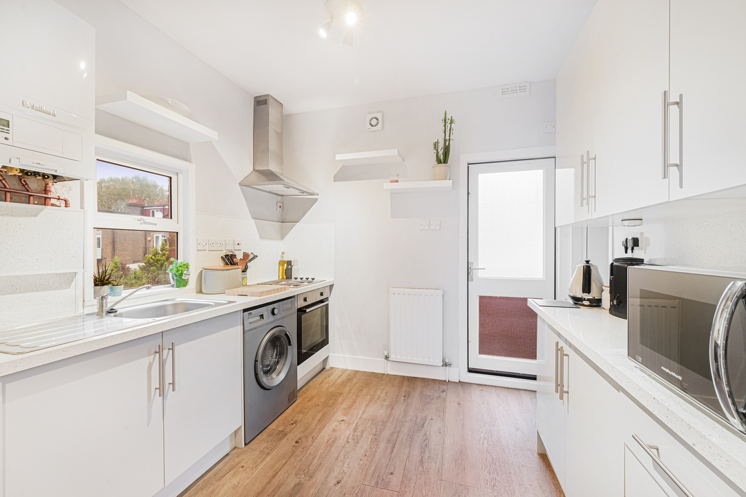 2 bed apartment to rent in Chandos Avenue, Ealing 6