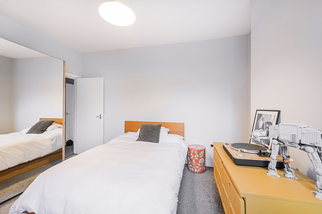 2 bed apartment to rent in Chandos Avenue, Ealing 7