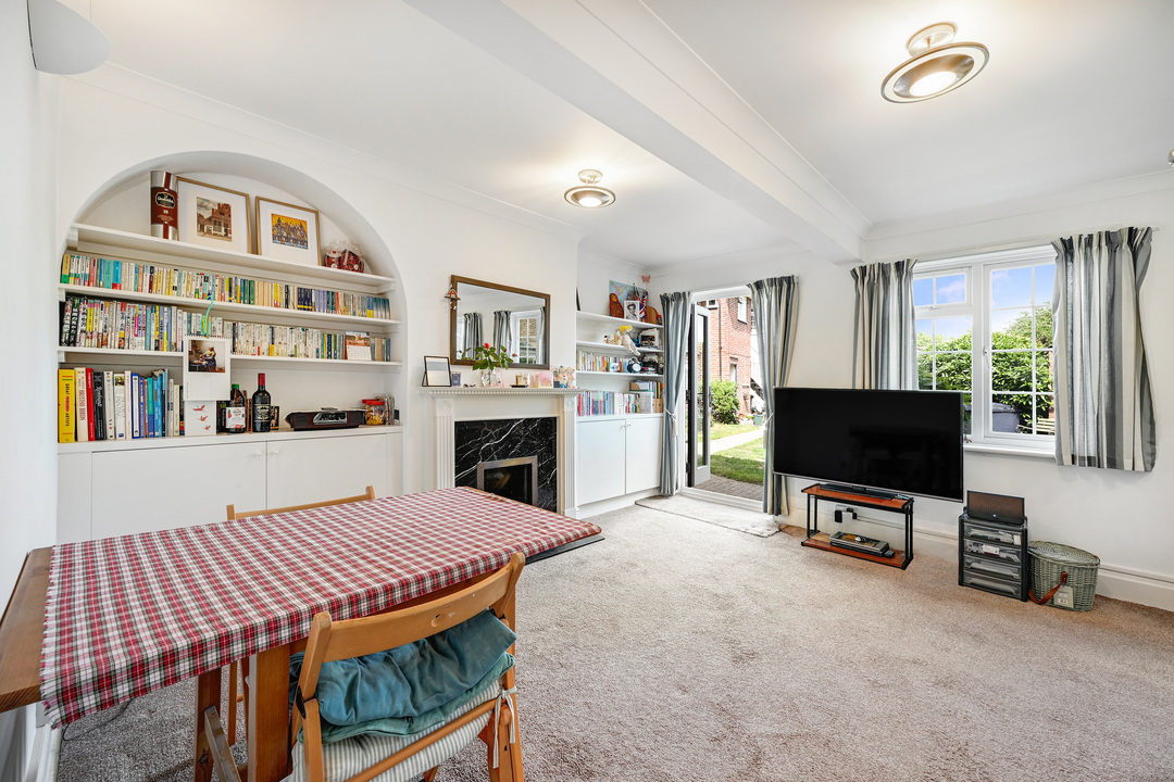 1 bed apartment for sale in Windmill Court, London  - Property Image 2