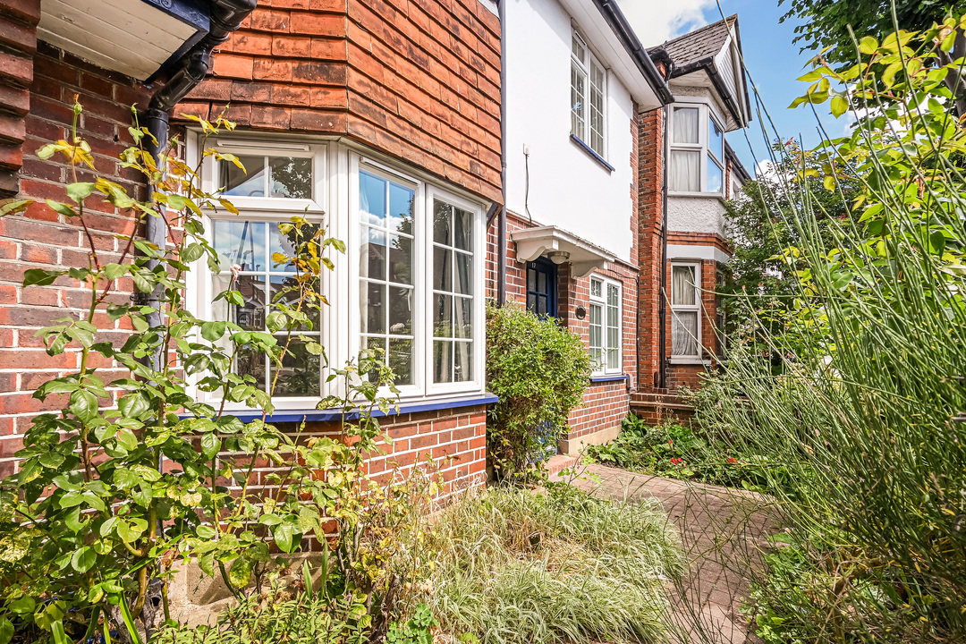 1 bed apartment for sale in Windmill Court, London 11