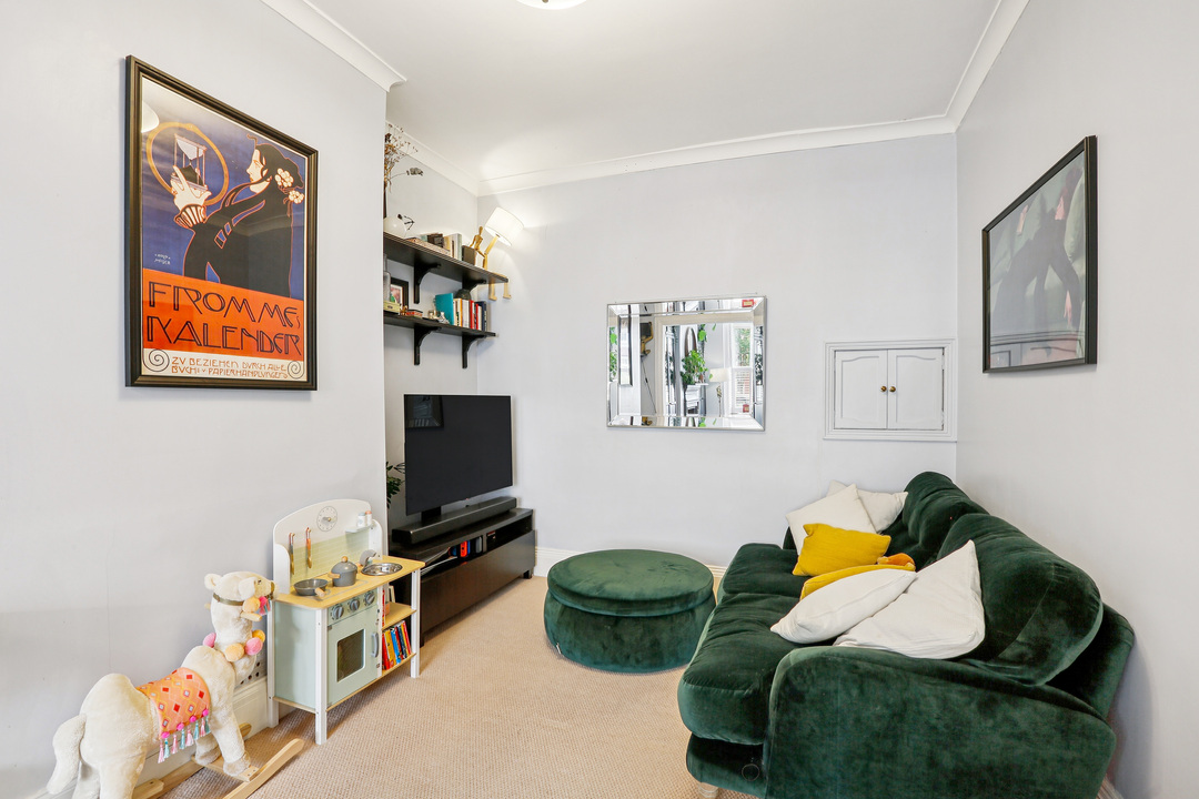 3 bed house to rent in Drayton Gardens, Ealing, London, W13 5