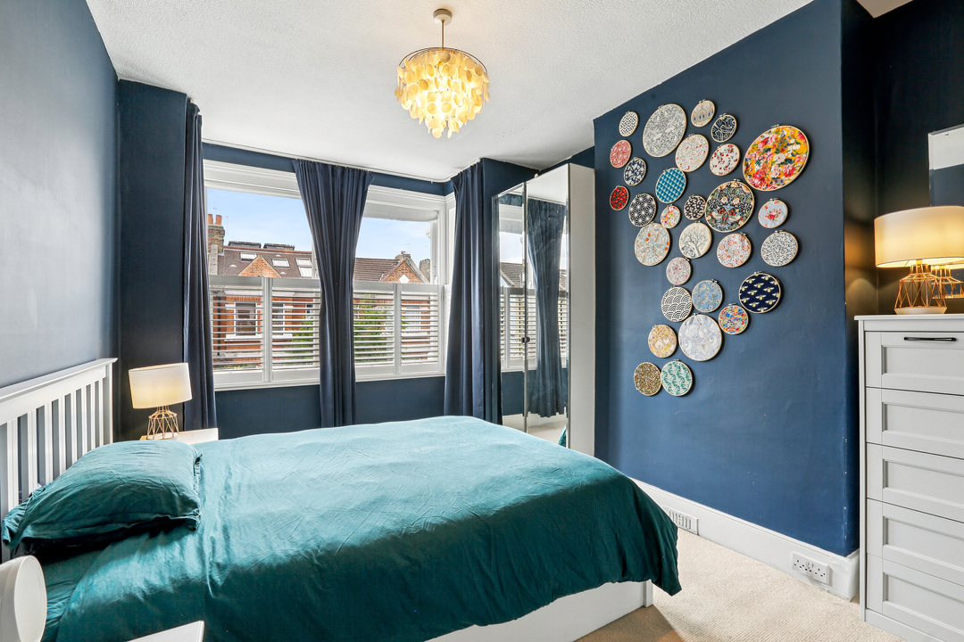 3 bed house to rent in Drayton Gardens, Ealing, London, W13 11