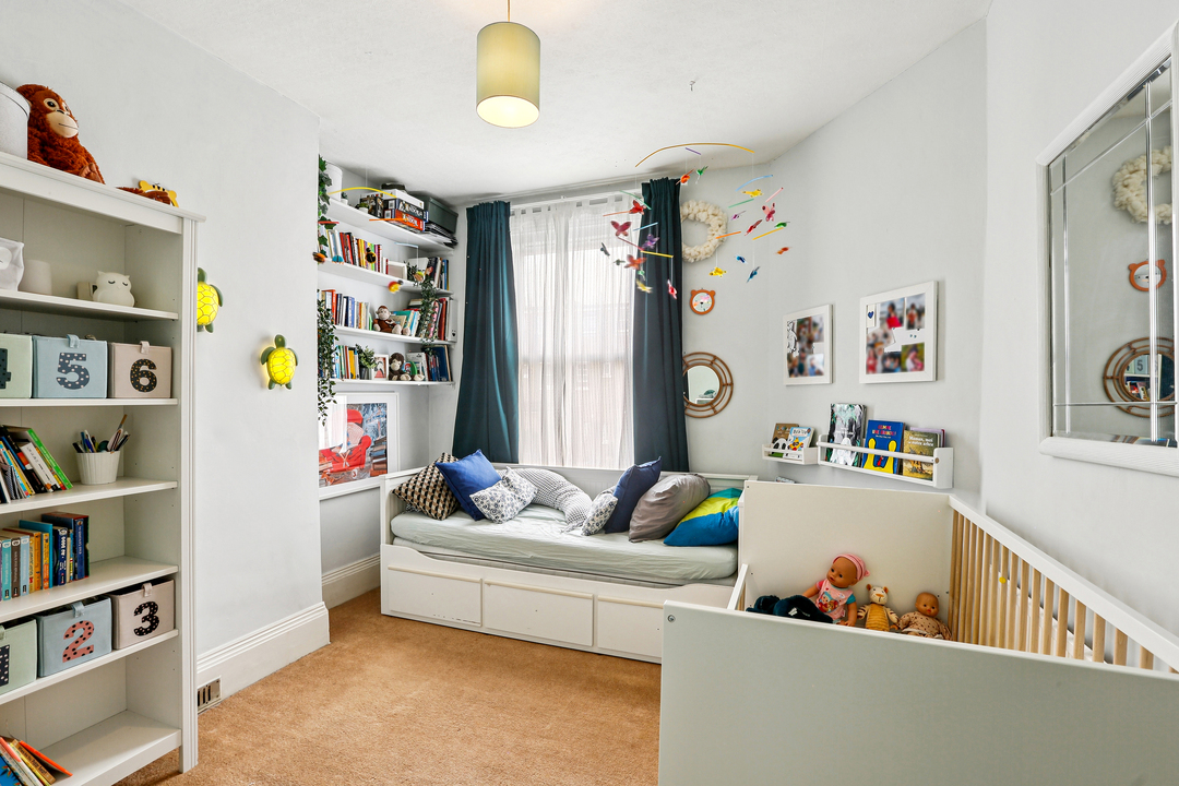 3 bed house to rent in Drayton Gardens, Ealing, London, W13 14