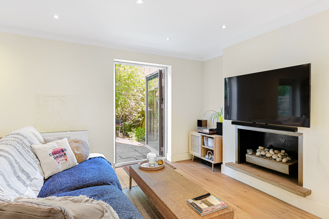 2 bed apartment for sale in Mattock Lane, Ealing 3