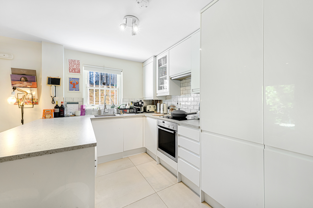 2 bed apartment for sale in Mattock Lane, Ealing  - Property Image 3