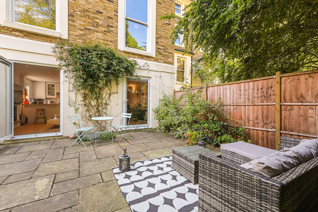 2 bed apartment for sale in Mattock Lane, Ealing 4