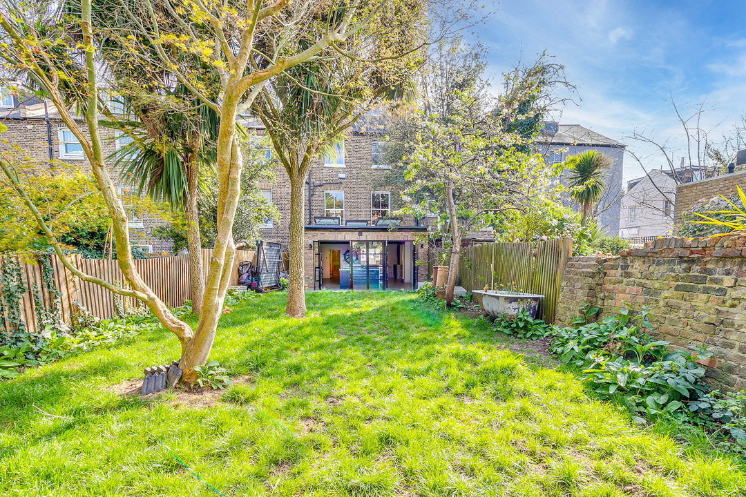 5 bed terraced house for sale in The Grove, London  - Property Image 4