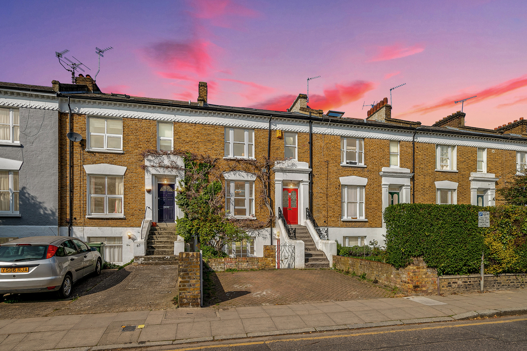 5 bed terraced house for sale in The Grove, London  - Property Image 2