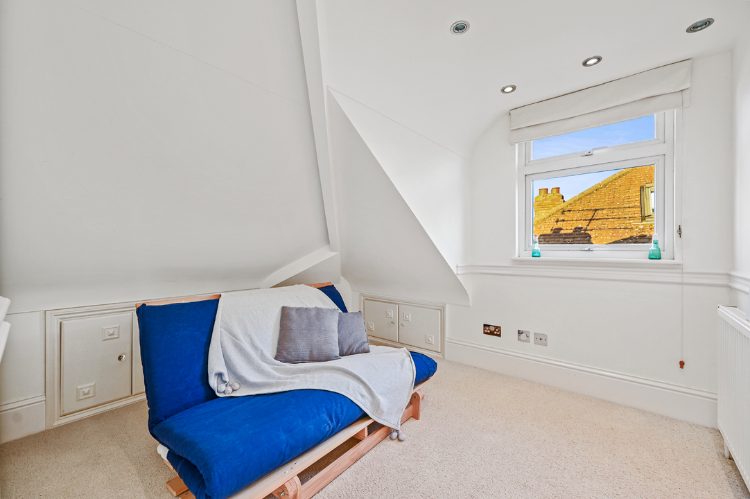 2 bed apartment for sale in Ealing, London  - Property Image 5
