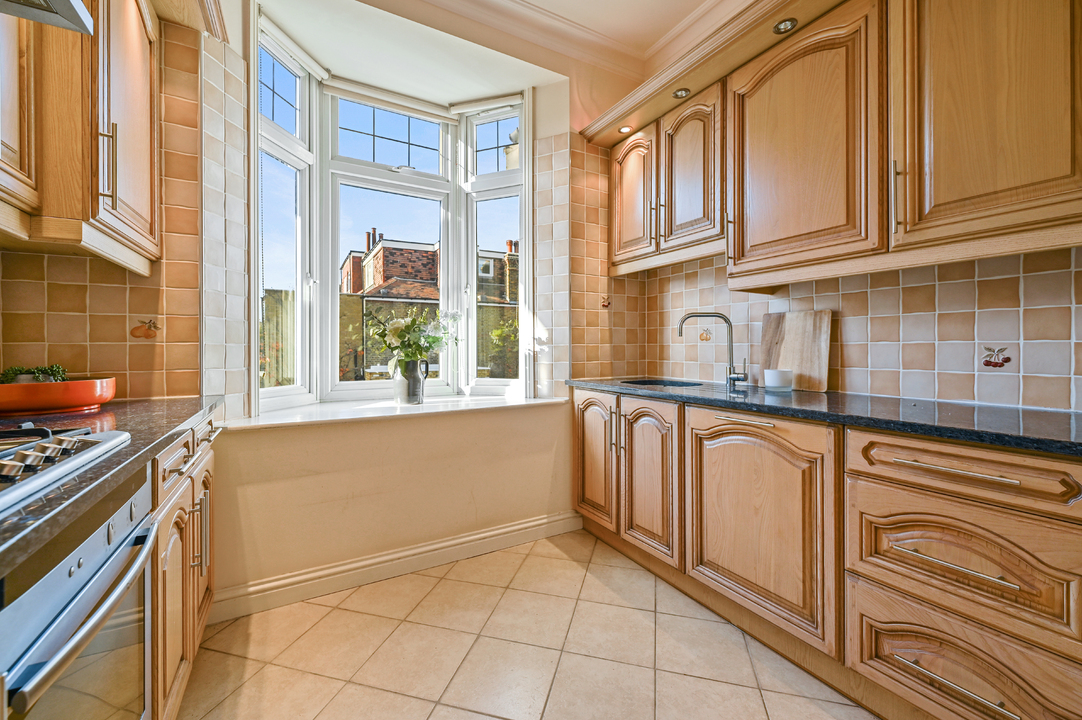 2 bed apartment for sale in Fordhook Avenue, London 6