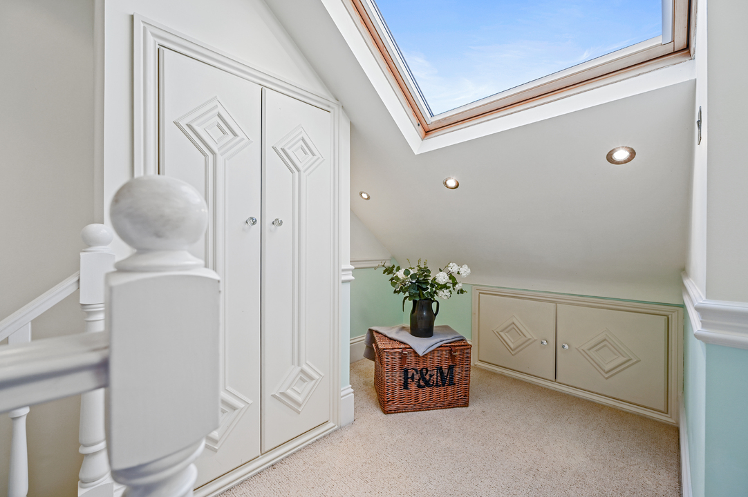 2 bed apartment for sale in Fordhook Avenue, London 7