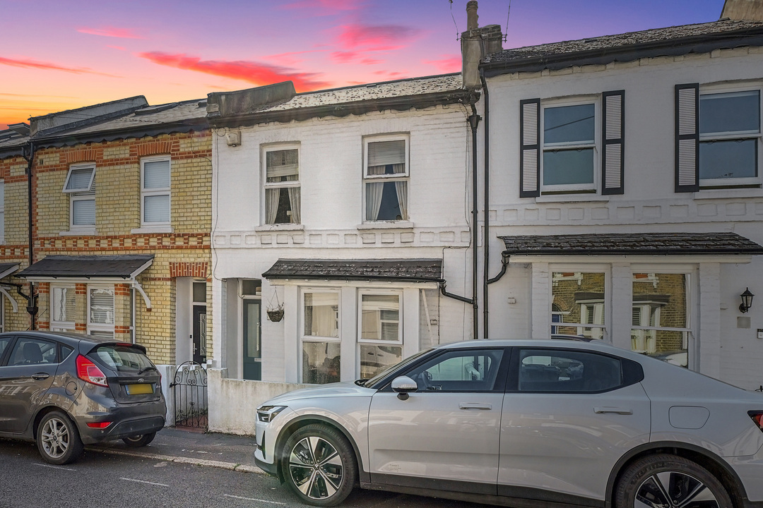 3 bed terraced house for sale in Bedford Road, Ealing 18