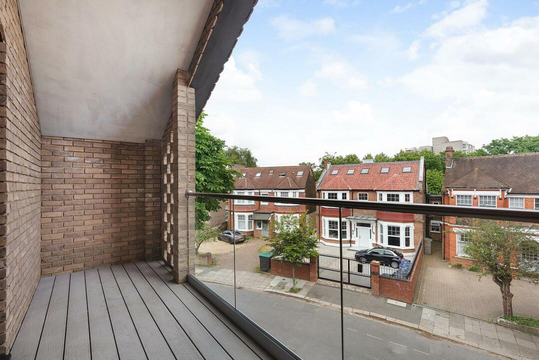 2 bed apartment for sale in Inglis Road, Ealing  - Property Image 5