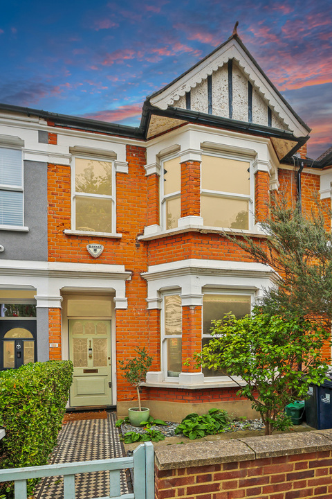 4 bed terraced house for sale in Adelaide Road, London 12