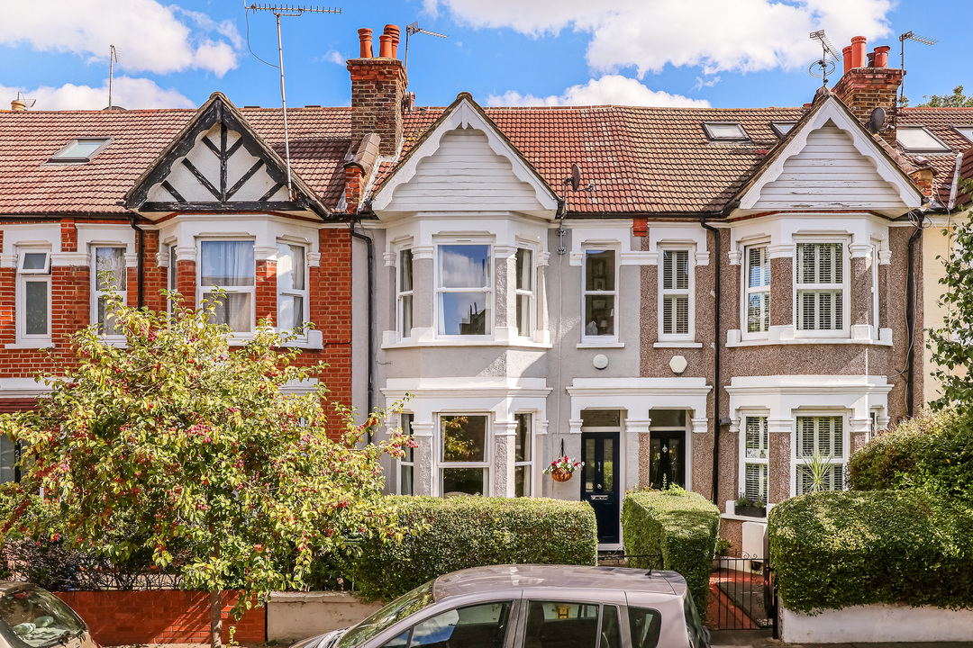 3 bed terraced house for sale in Seaford Road, Ealing  - Property Image 3