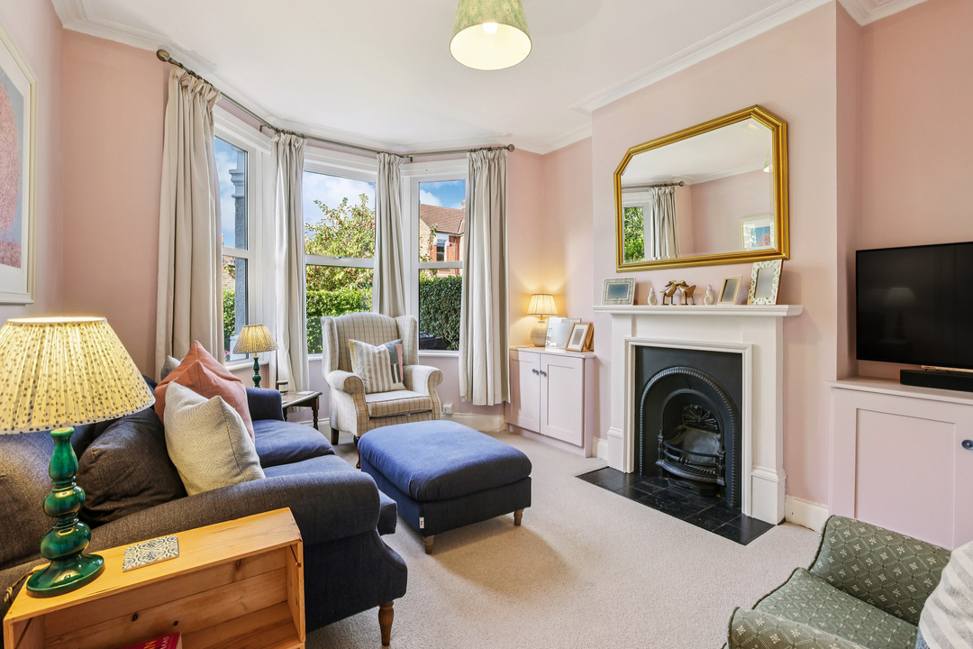 3 bed terraced house for sale in Seaford Road, Ealing  - Property Image 2