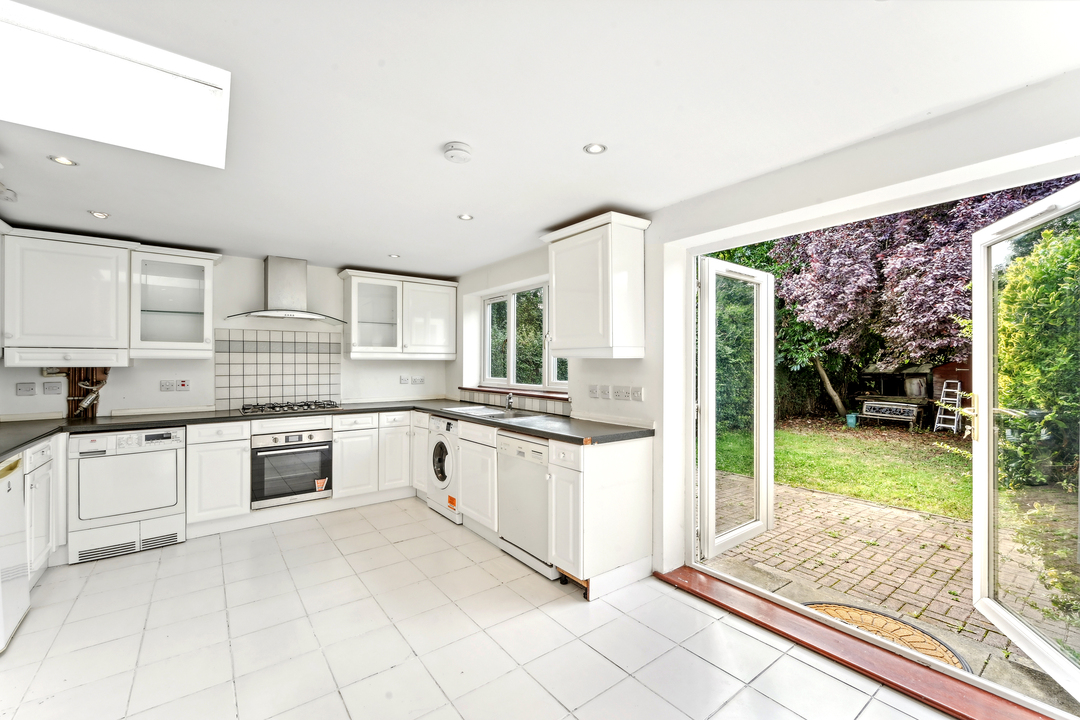 3 bed semi-detached house to rent in Noel Road, Acton  - Property Image 8