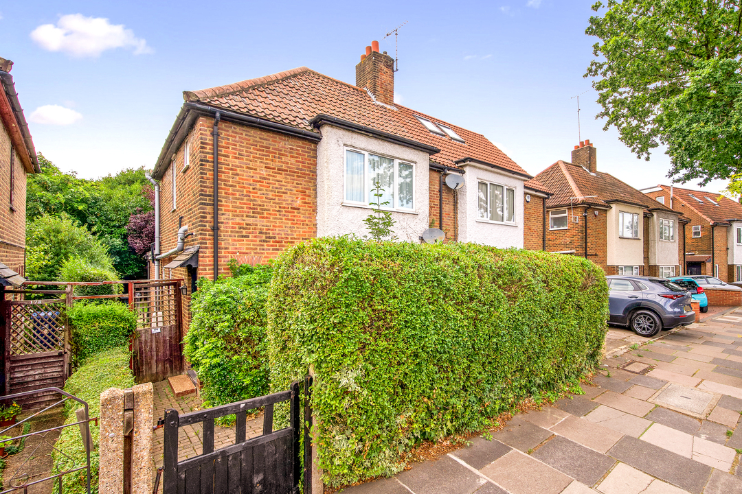 3 bed semi-detached house to rent in Noel Road, Acton  - Property Image 19