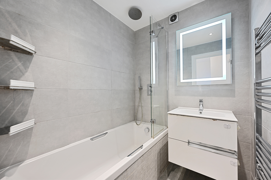 2 bed apartment to rent in The Grange, The Knoll, Ealing, London, W13 6