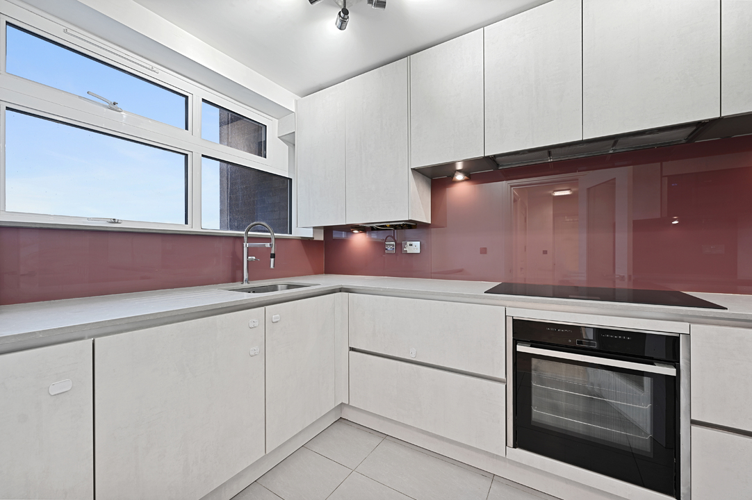 2 bed apartment to rent in The Grange, The Knoll, Ealing, London, W13 7