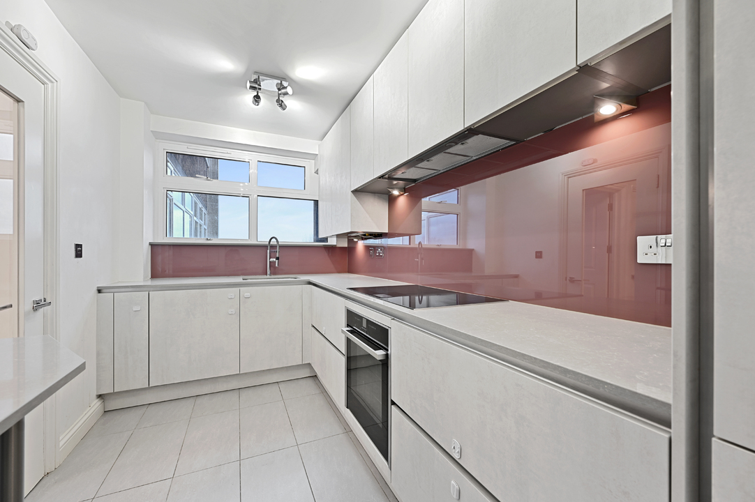 2 bed apartment to rent in The Knoll, Ealing  - Property Image 2