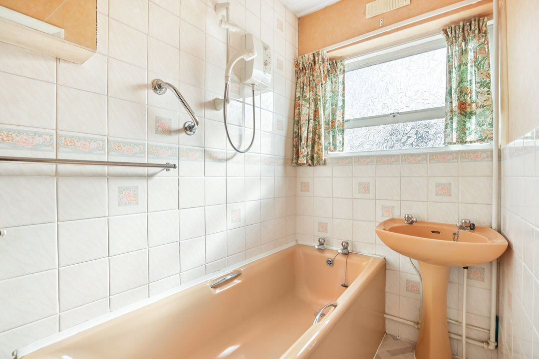 3 bed terraced house for sale in Princes Avenue, Acton, London, W3 8
