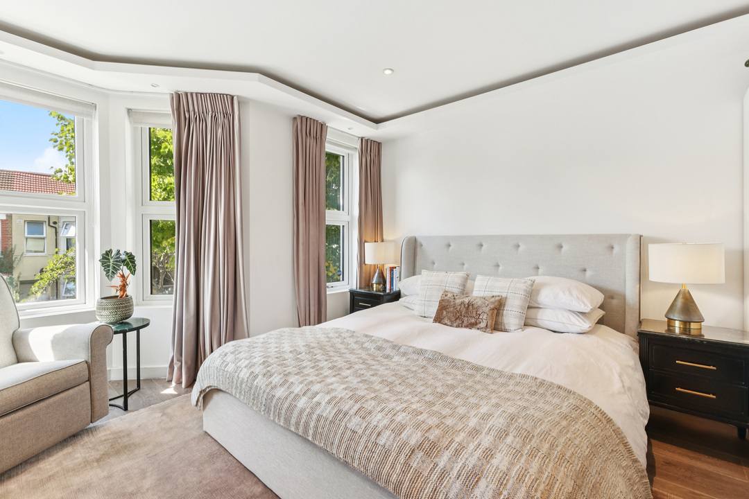3 bed apartment for sale in St. Kilda Road, Ealing  - Property Image 15
