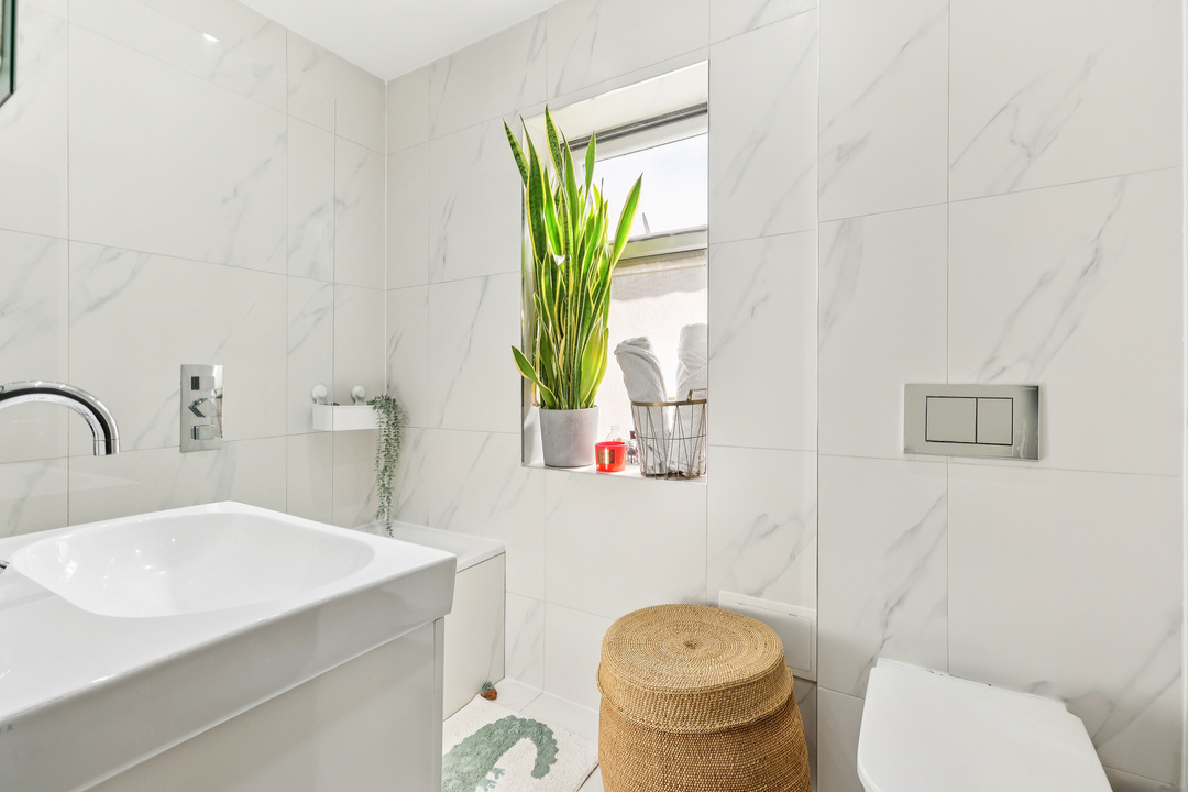 3 bed apartment for sale in St. Kilda Road, Ealing  - Property Image 9