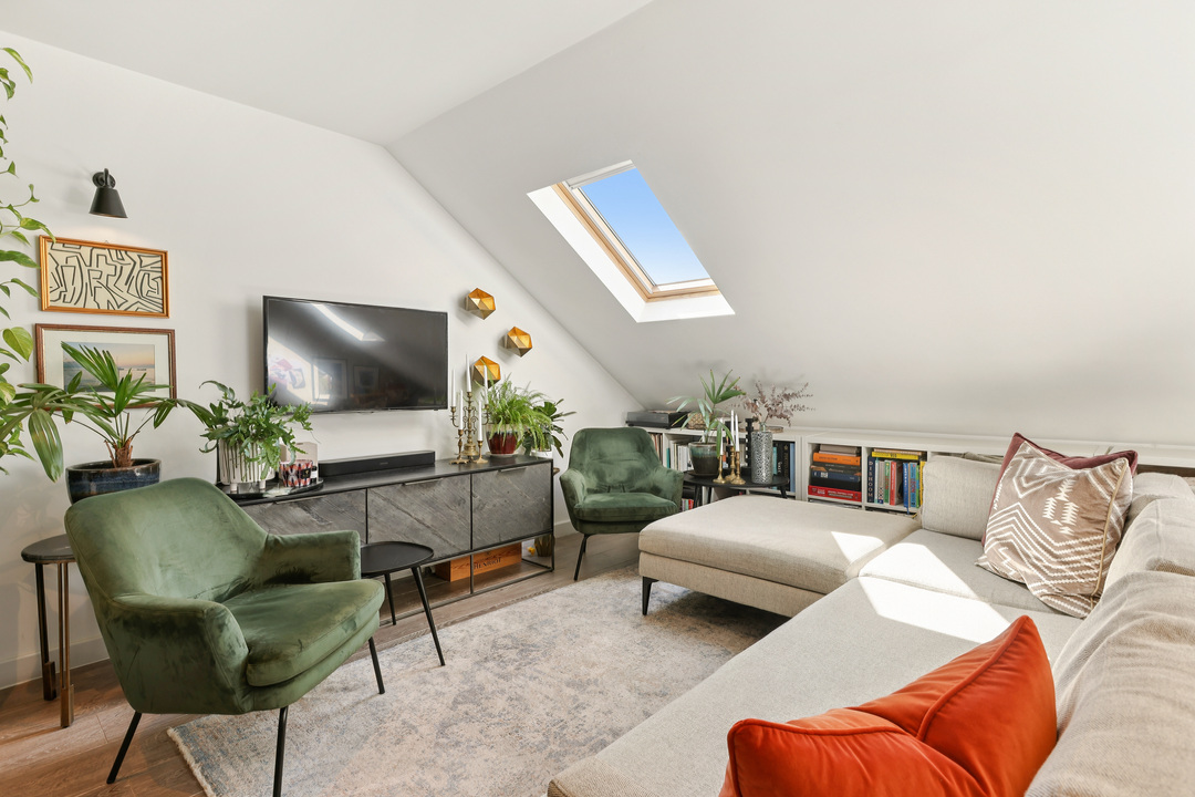 3 bed apartment for sale in St. Kilda Road, Ealing  - Property Image 11