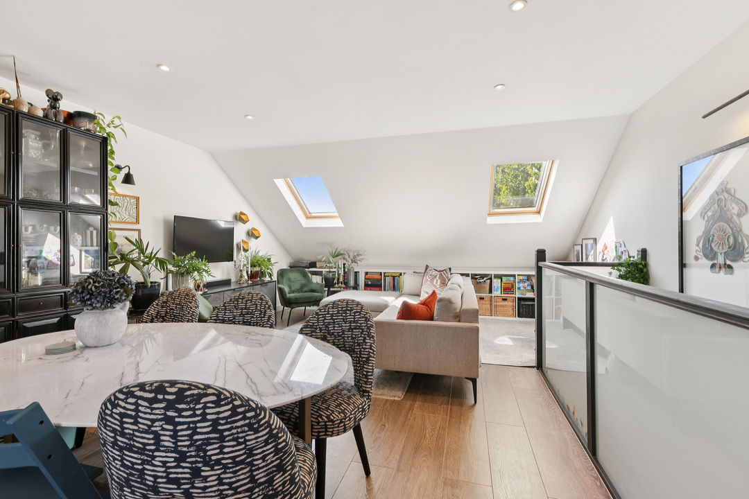 3 bed apartment for sale in St. Kilda Road, Ealing  - Property Image 3