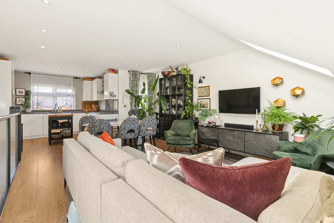 3 bed apartment for sale in St. Kilda Road, Ealing  - Property Image 2