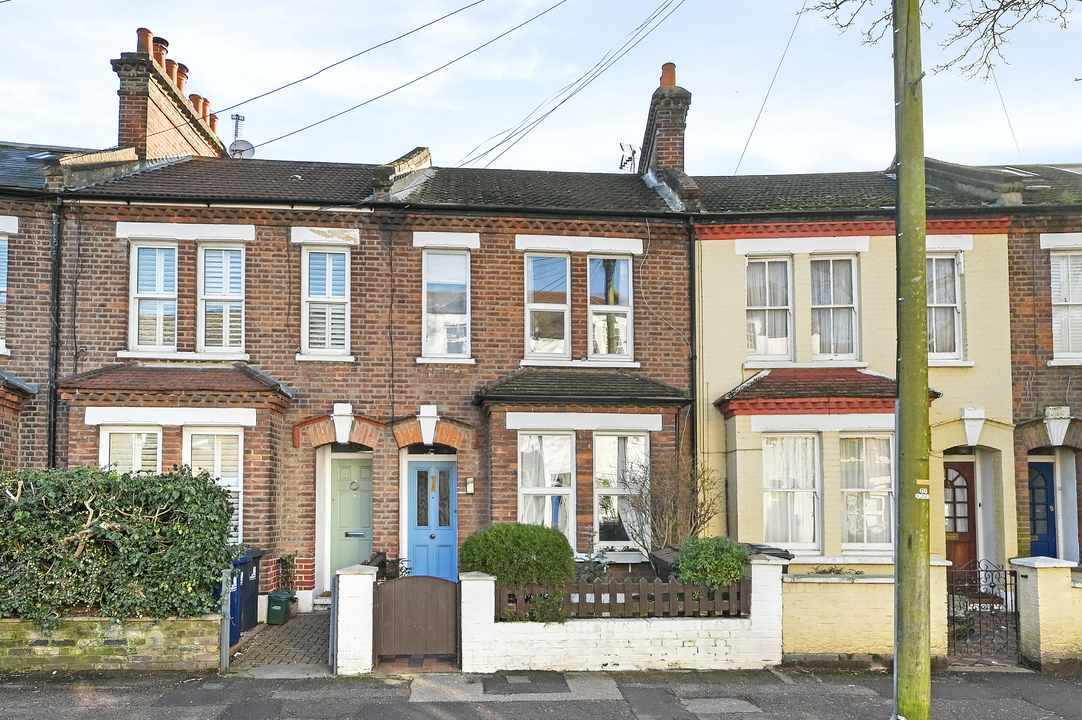 3 bed terraced house for sale in Endsleigh Road, Ealing 2