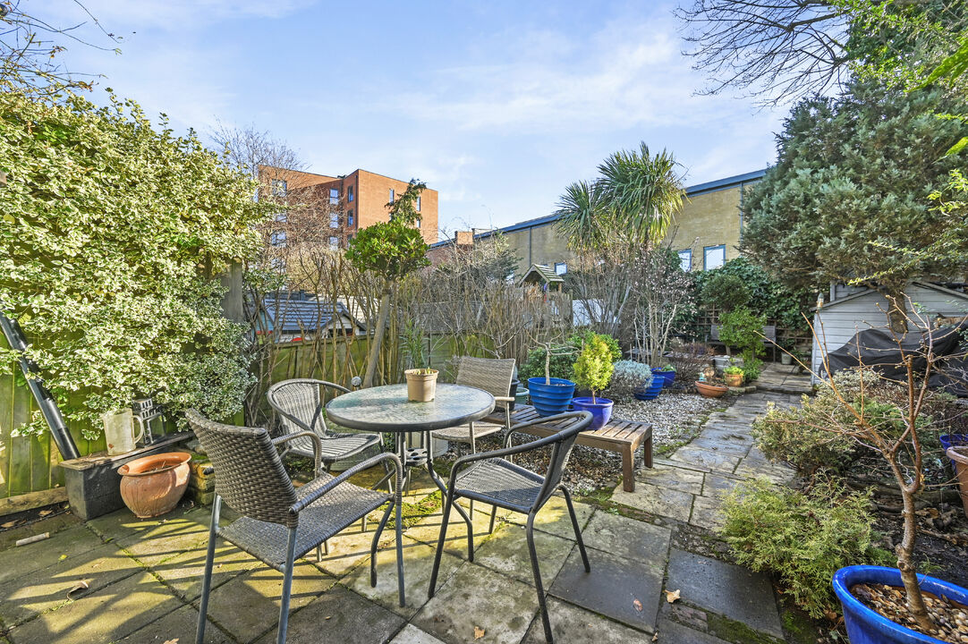 3 bed terraced house for sale in Endsleigh Road, Ealing  - Property Image 4