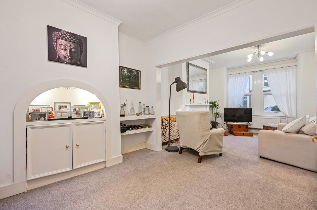 3 bed terraced house for sale in Endsleigh Road, Ealing  - Property Image 5