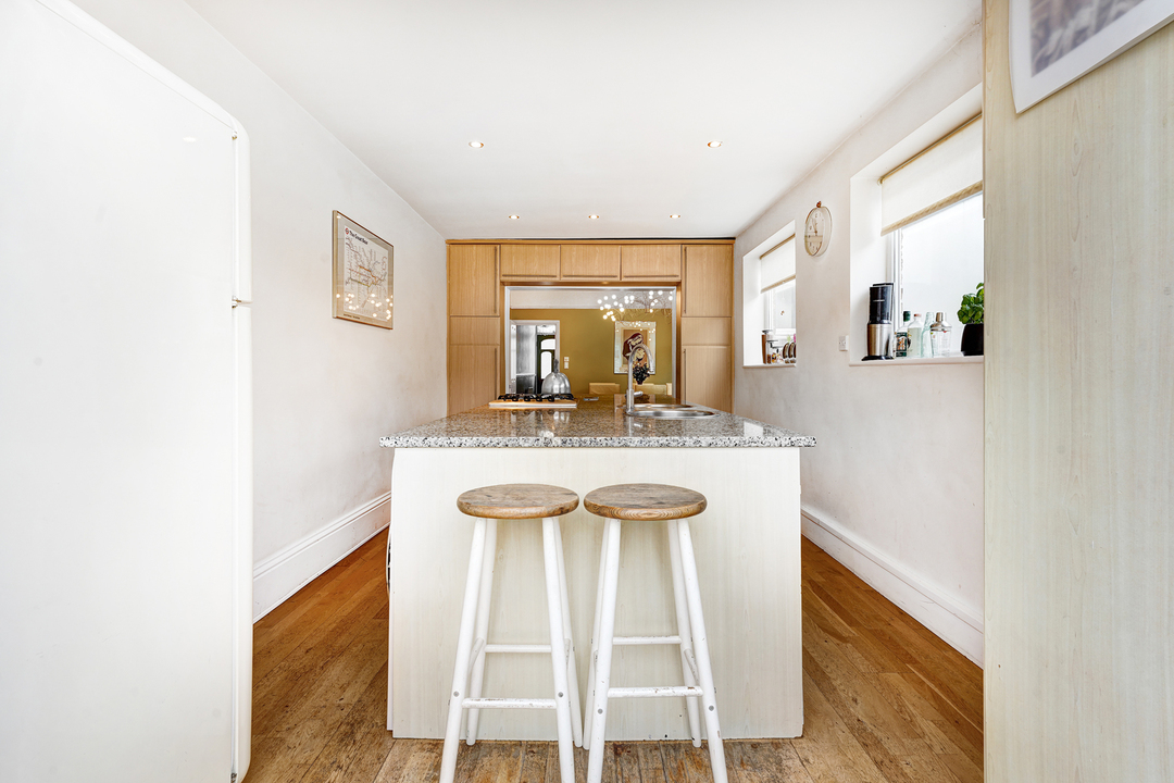 3 bed terraced house to rent in Ealing, London  - Property Image 6