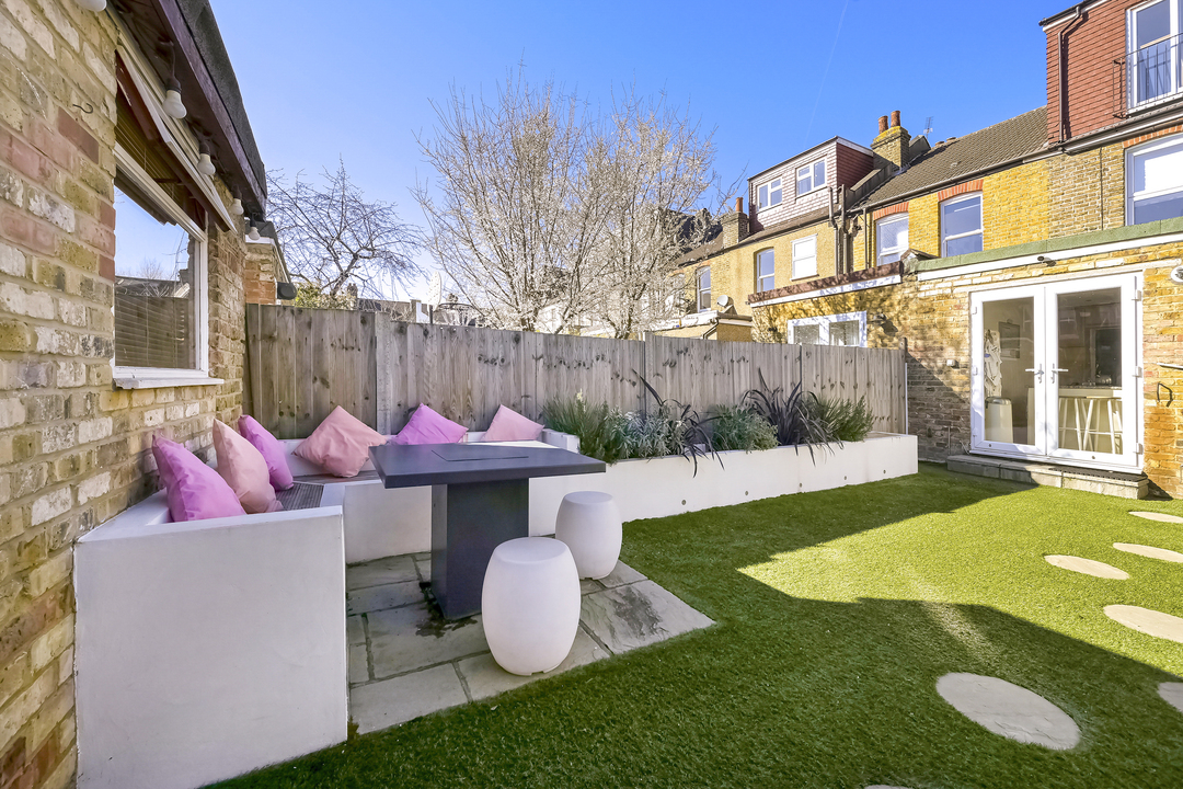 3 bed terraced house to rent in Ealing, London  - Property Image 20
