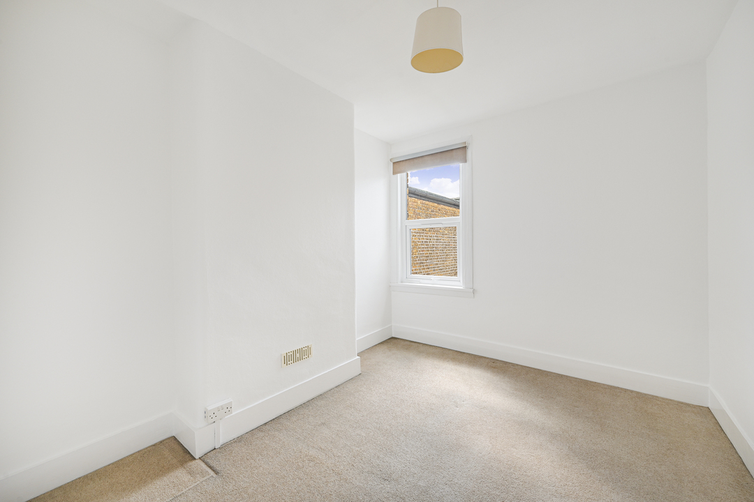 2 bed apartment for sale in Shirley Gardens, Ealing  - Property Image 12