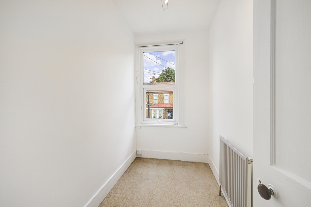 2 bed apartment for sale in Shirley Gardens, Ealing  - Property Image 15