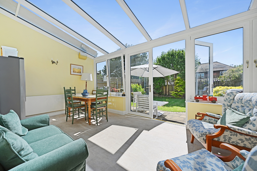 4 bed semi-detached house for sale in Kingsley Avenue, London  - Property Image 4