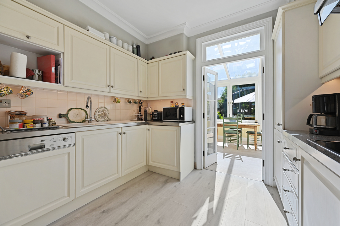 4 bed semi-detached house for sale in Kingsley Avenue, London  - Property Image 7