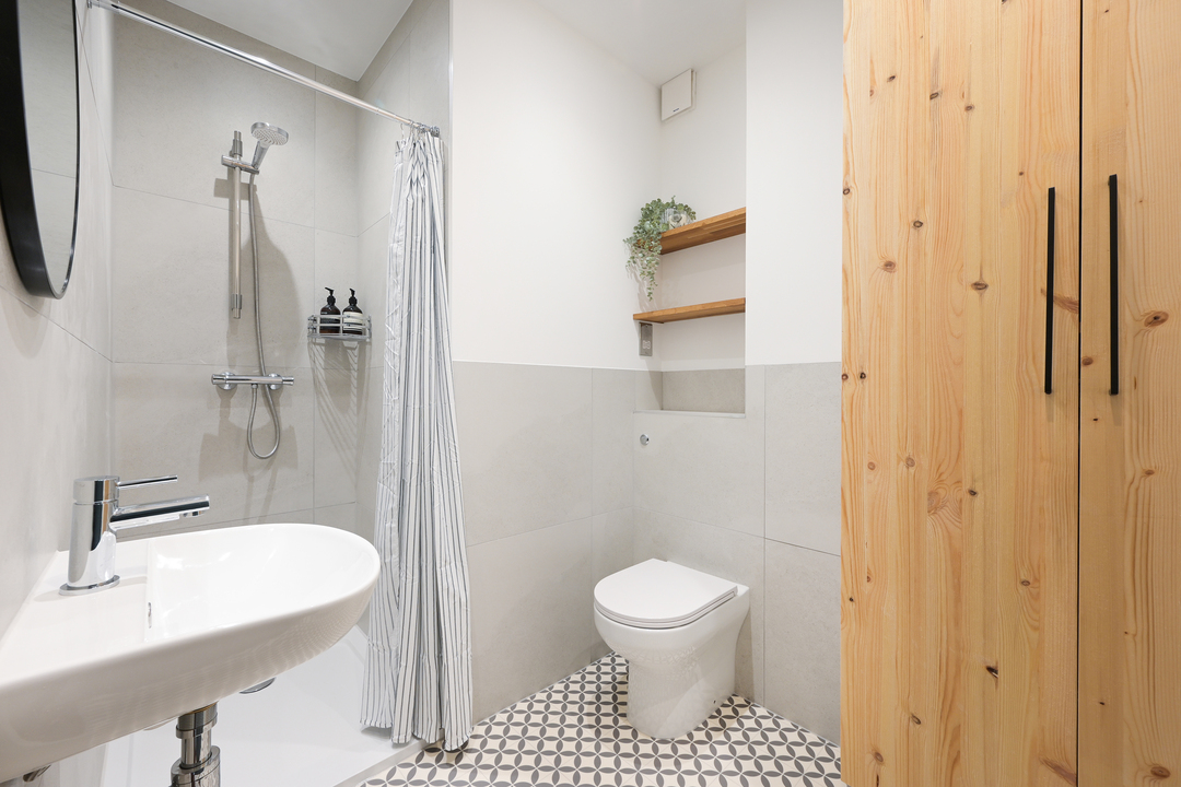 3 bed apartment to rent in Windsor Road, Ealing, London, W5 11